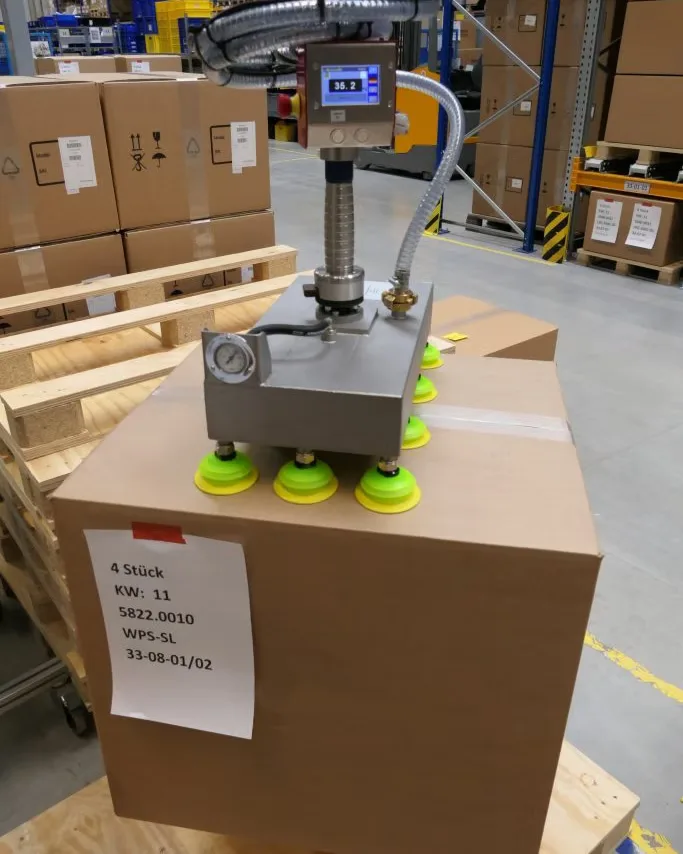 Handle boxes and crates with vacuum lifters at cycle time